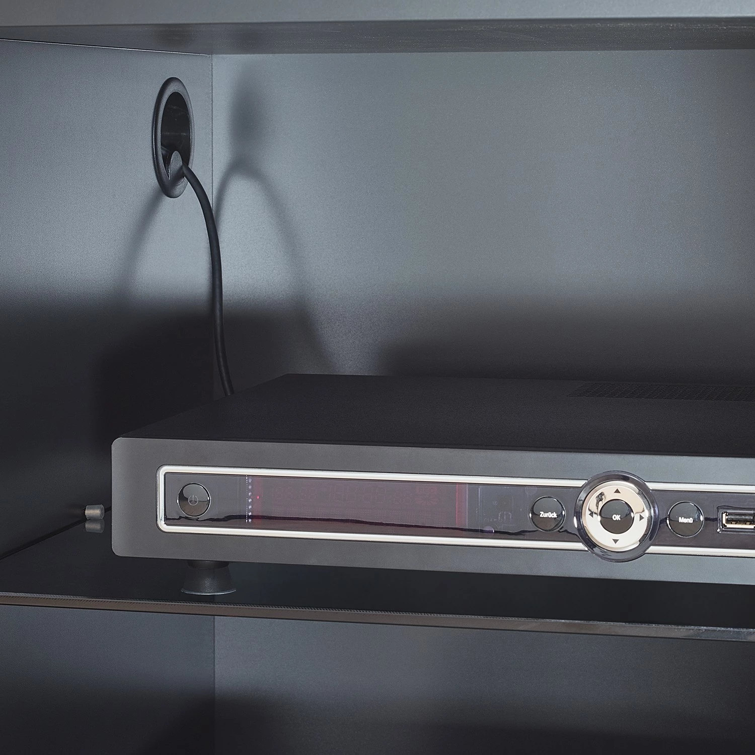 GWINNER Ensemble meubles TV Misano I (3 élém.) - Placage en bois véritable / Verre - Planches de chêne / Gris - Anthracite / Chêne sauvage - Avec éclairage 10 GWINNER Ensemble meubles TV Misano I (3 élém.) - Placage en bois véritable / Verre - Planches de chêne / Gris - Anthracite / Chêne sauvage - Avec éclairage – Image 8