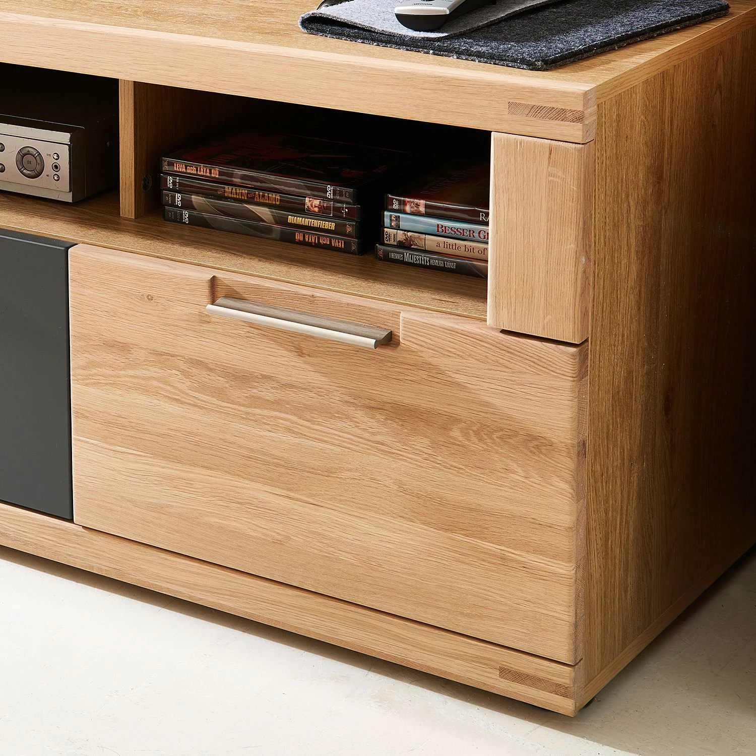 Naturoo Ensemble de meubles Macoun (4 éléments) - Avec éclairage - Partiellement en chêne sauvage massif 14 Naturoo Ensemble de meubles Macoun (4 éléments) - Avec éclairage - Partiellement en chêne sauvage massif – Image 12